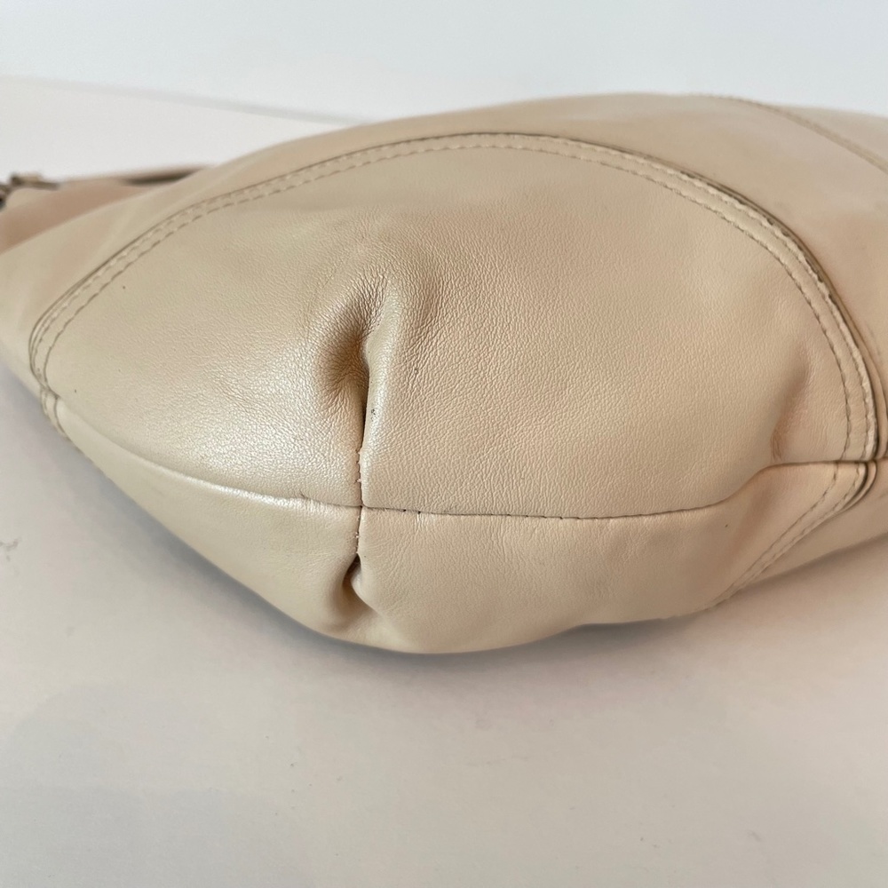 Coach Leather Beige Shoulder Hobo purple lining Hand Bag - Picture 9 of 16